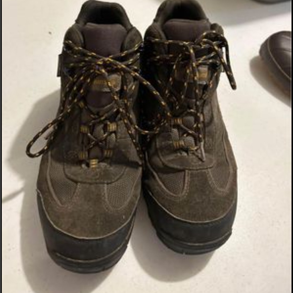 Columbia Men’s Hiking Books Size 10.5